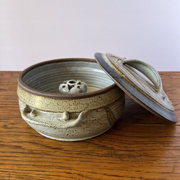 Allen Williams Art Hand Thrown Pottery Wheat Stoneware Steamer Bundt Pan Signed - Picture 5 of 15